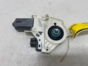 Gebruikte Motor electrisch raam Audi A6 (C6) 2.8 V6 24V FSI Prijs € 15,00 Margeregeling aangeboden door F. van den Mosselaar autodemontage