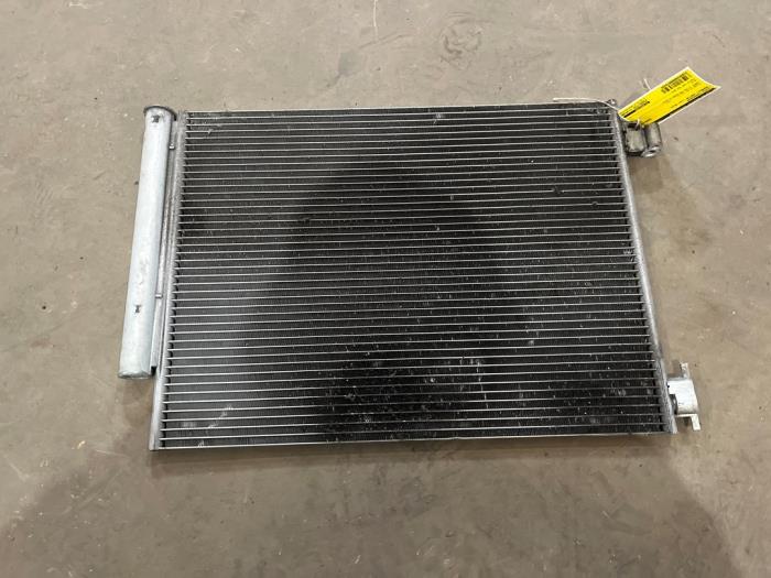 Gebruikte Airco Condensor Renault Captur I (2R) 0.9 Energy TCE 12V Prijs € 35,00 Margeregeling aangeboden door F. van den Mosselaar autodemontage