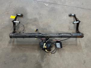 Gebruikte Trekhaak Renault Captur (2R) 0.9 Energy TCE 12V Prijs € 125,00 Margeregeling aangeboden door F. van den Mosselaar autodemontage