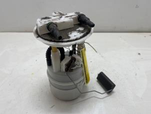 Gebruikte Tank element Pomp Renault Captur (2R) 0.9 Energy TCE 12V Prijs € 35,00 Margeregeling aangeboden door F. van den Mosselaar autodemontage