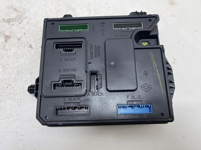 Gebruikte Computer Body Control Renault Megane III Coupe (DZ) 1.6 16V Prijs € 25,00 Margeregeling aangeboden door F. van den Mosselaar autodemontage