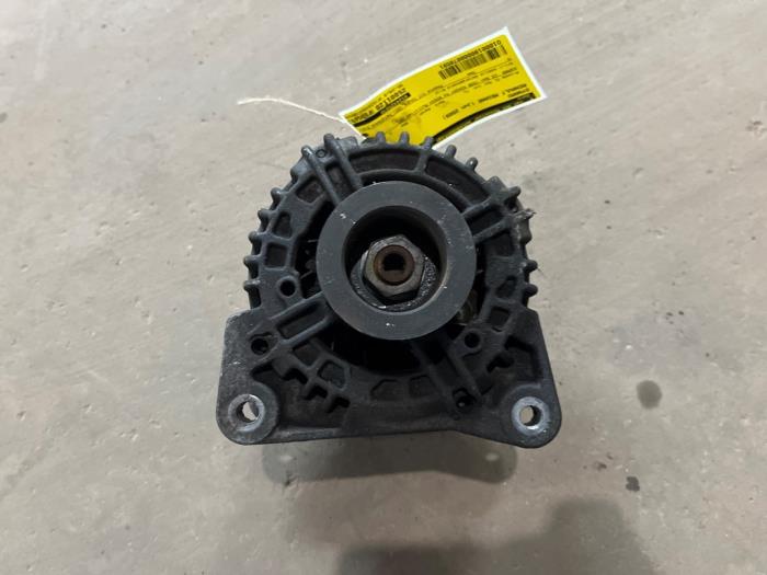 Dynamo van een Renault Megane III Coupe (DZ) 1.6 16V 2009