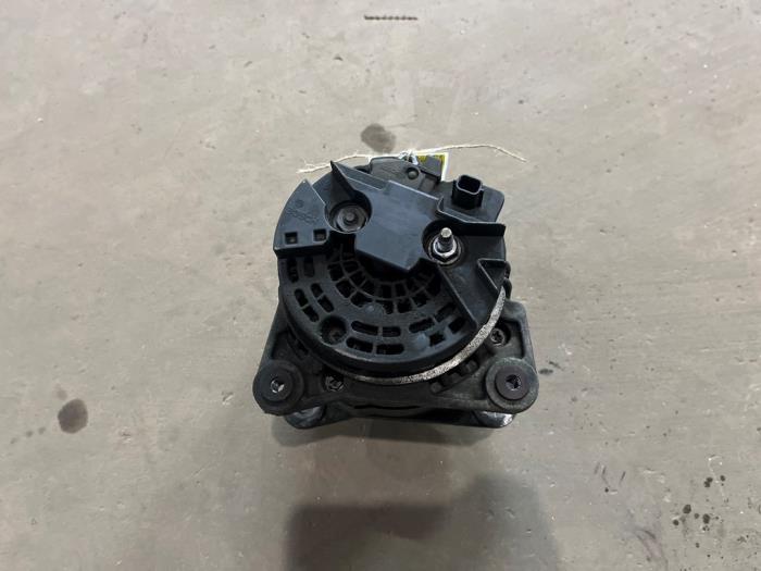 Dynamo van een Renault Megane III Coupe (DZ) 1.6 16V 2009