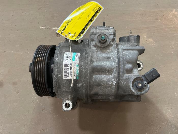 Gebruikte Pomp Airco Volkswagen Touran (1T1/T2) 1.6 FSI 16V Prijs € 75,00 Margeregeling aangeboden door F. van den Mosselaar autodemontage