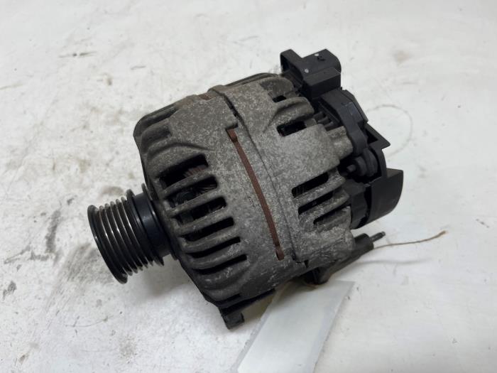 Gebruikte Alternator Seat Arosa (6H1) 1.4i Prijs € 35,00 Margeregeling aangeboden door F. van den Mosselaar autodemontage