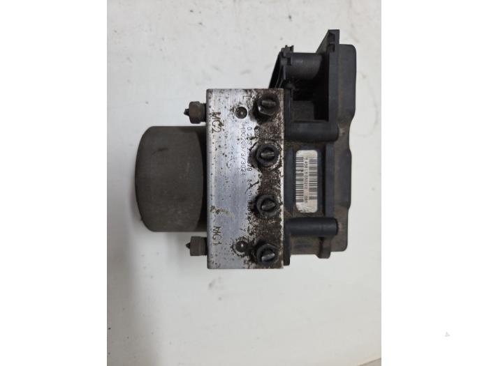 Gebruikte ABS Pomp Toyota Aygo (B10) 1.0 12V VVT-i Prijs € 25,00 Margeregeling aangeboden door F. van den Mosselaar autodemontage