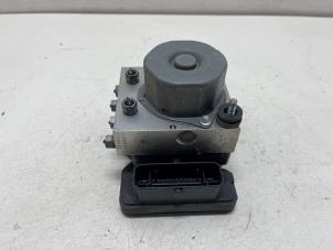 Gebruikte ABS Pomp Renault Clio IV Estate/Grandtour (7R) 1.5 Energy dCi 90 FAP Prijs € 45,00 Margeregeling aangeboden door F. van den Mosselaar autodemontage