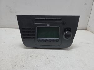 Gebruikte Radio Seat Altea XL (5P5) 1.8 TFSI 16V Prijs € 35,00 Margeregeling aangeboden door F. van den Mosselaar autodemontage