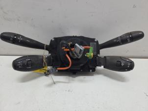 Gebruikte Combischakelaar Stuurkolom Peugeot 407 SW (6E) 2.0 HDiF 16V Prijs € 100,00 Margeregeling aangeboden door F. van den Mosselaar autodemontage