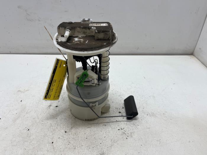 Gebruikte Tank element Pomp Renault Twingo II (CN) 1.2 Prijs € 35,00 Margeregeling aangeboden door F. van den Mosselaar autodemontage