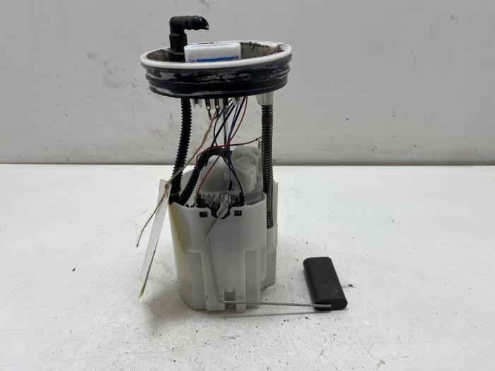 Gebruikte Tank element Pomp Volkswagen Up! (121) 1.0 12V 60 Prijs € 35,00 Margeregeling aangeboden door F. van den Mosselaar autodemontage