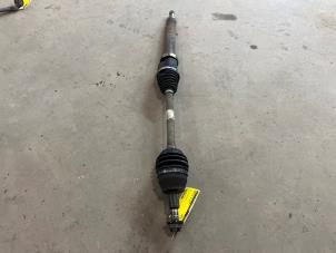 Gebruikte Aandrijfas rechts-voor Ford Focus 3 Wagon 1.0 Ti-VCT EcoBoost 12V 125 Prijs € 35,00 Margeregeling aangeboden door F. van den Mosselaar autodemontage