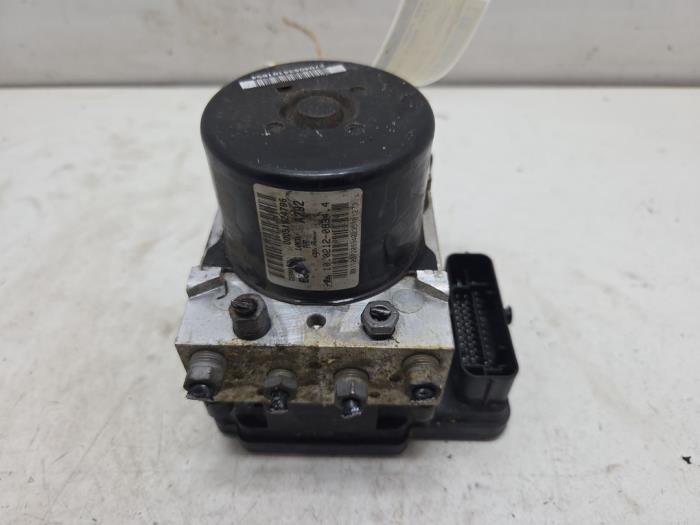 Gebruikte ABS Pomp Fiat Doblo Cargo (263) 1.3 MJ 16V DPF Euro 5 Prijs € 50,00 Margeregeling aangeboden door F. van den Mosselaar autodemontage