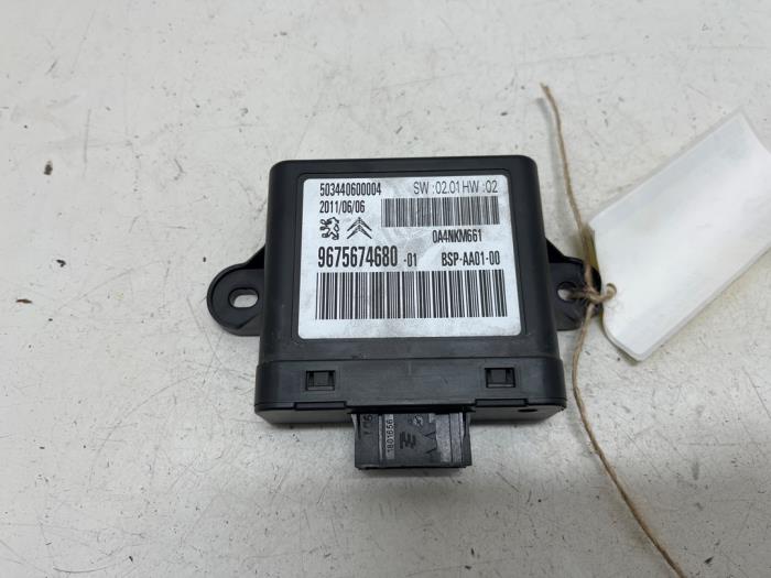 Gebruikte Telefoon Module Citroen C-Zero C-Zero Prijs € 15,00 Margeregeling aangeboden door F. van den Mosselaar autodemontage