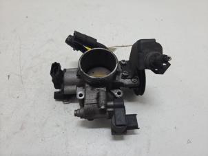 Gebruikte Gasklephuis Hyundai i30 Crosswagon (WWH) 1.6 CVVT 16V Prijs € 20,00 Margeregeling aangeboden door F. van den Mosselaar autodemontage