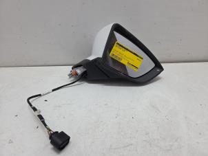 Gebruikte Buitenspiegel rechts Seat Arona (KJX) 1.0 TGI 12V Prijs € 75,00 Margeregeling aangeboden door F. van den Mosselaar autodemontage