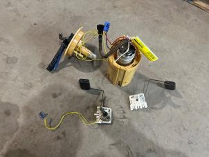 Gebruikte Brandstofpomp Elektrisch BMW X3 (E83) 3.0d 24V Prijs € 75,00 Margeregeling aangeboden door F. van den Mosselaar autodemontage