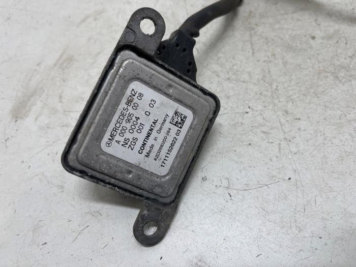 Nox sensor van een Mercedes-Benz Vito (447.6) 1.6 111 CDI 16V 2017