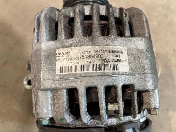 Dynamo van een Alfa Romeo Giulietta (940) 1.4 TB 16V Bifuel 2012