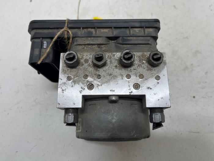 Gebruikte ABS Pomp Citroen C3 Picasso (SH) 1.2 12V PureTech 110 Prijs € 65,00 Margeregeling aangeboden door F. van den Mosselaar autodemontage