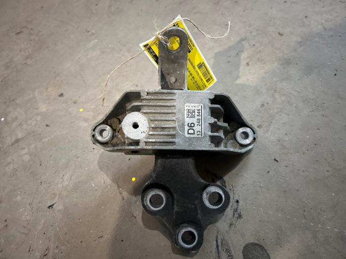 Gebruikte Motorrubber Opel Astra J Sports Tourer (PD8/PE8/PF8) 1.7 CDTi 16V Prijs € 15,00 Margeregeling aangeboden door F. van den Mosselaar autodemontage