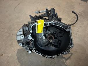 Gebruikte Versnellingsbak Opel Astra J Sports Tourer (PD8/PE8/PF8) 1.7 CDTi 16V Prijs € 250,00 Margeregeling aangeboden door F. van den Mosselaar autodemontage