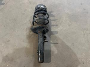 Gebruikte Mac Phersonpoot links-voor BMW X3 (E83) 3.0d 24V Prijs € 45,00 Margeregeling aangeboden door F. van den Mosselaar autodemontage