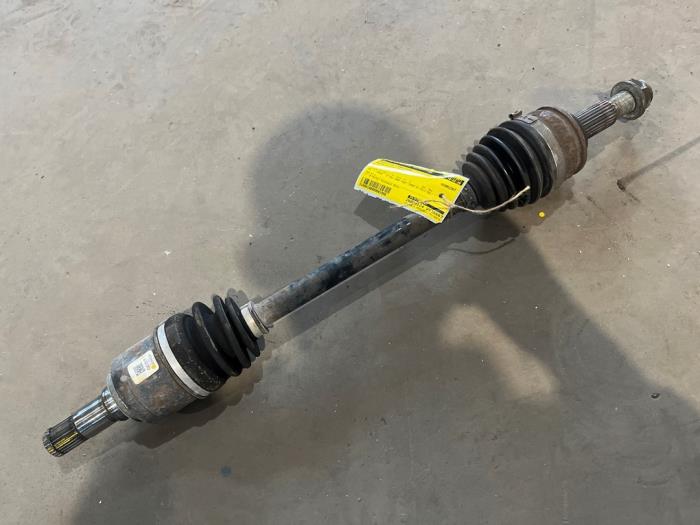 Gebruikte Aandrijfas links-voor Mazda 2 (DJ/DL) 1.5 SkyActiv-G 90 Prijs € 45,00 Margeregeling aangeboden door F. van den Mosselaar autodemontage