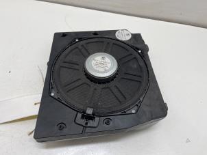 Gebruikte Subwoofer BMW X3 (E83) 3.0d 24V Prijs op aanvraag aangeboden door F. van den Mosselaar autodemontage