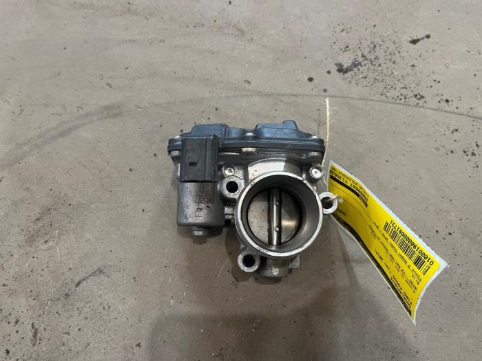 Gebruikte Gasklephuis Ford Focus 3 Wagon 1.0 Ti-VCT EcoBoost 12V 125 Prijs € 25,00 Margeregeling aangeboden door F. van den Mosselaar autodemontage