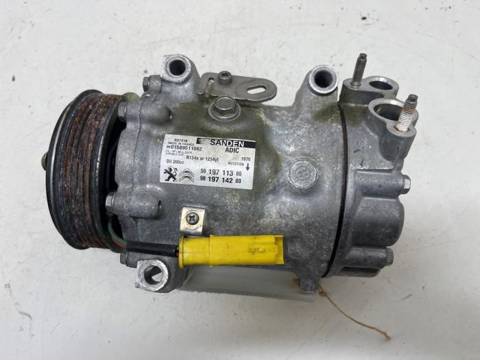 Gebruikte Aircopomp Citroen Jumper (U9) ë-Jumper Prijs € 50,00 Margeregeling aangeboden door F. van den Mosselaar autodemontage