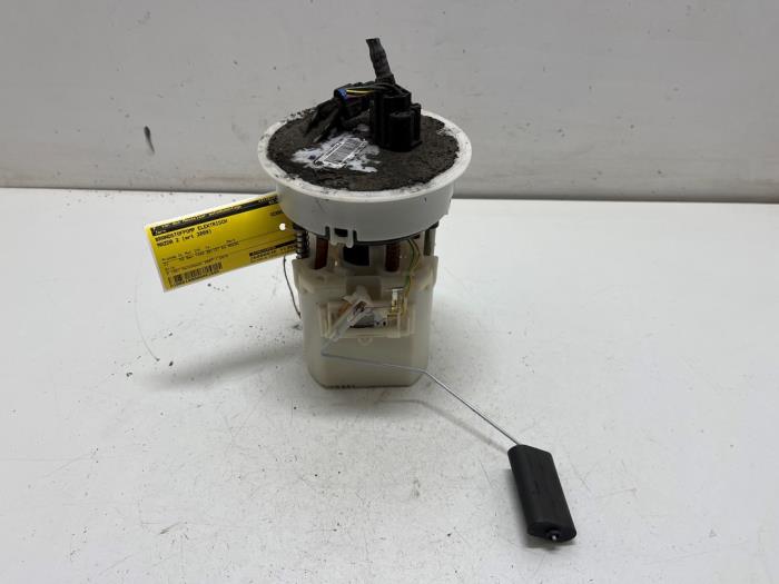 Gebruikte Tank element Pomp Mazda 2 (DE) 1.3 16V S-VT Prijs € 25,00 Margeregeling aangeboden door F. van den Mosselaar autodemontage