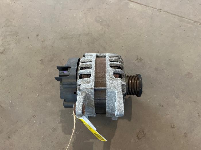 Gebruikte Dynamo Renault Clio IV (5R) 0.9 Energy TCE 90 12V Prijs € 50,00 Margeregeling aangeboden door F. van den Mosselaar autodemontage
