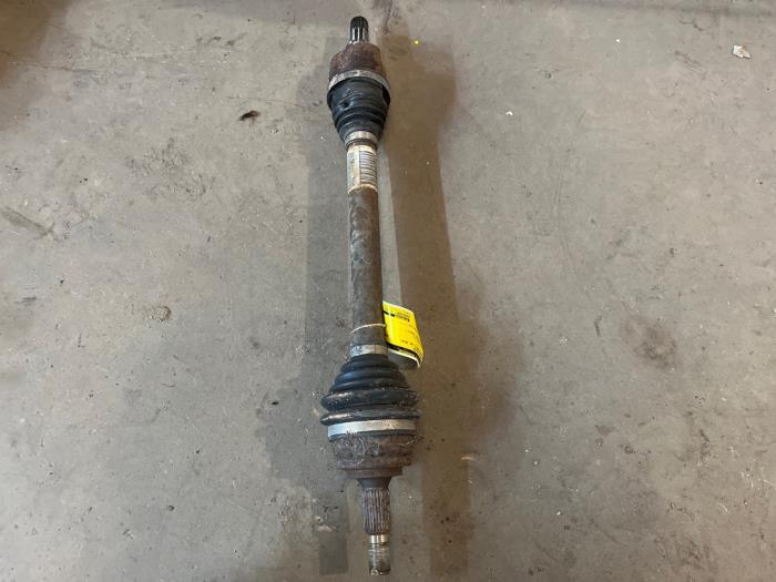 Gebruikte Aandrijfas links-voor Citroen C4 Grand Picasso (3A) 1.6 16V THP 155 Prijs € 45,00 Margeregeling aangeboden door F. van den Mosselaar autodemontage