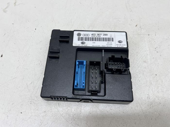 Gebruikte Module Bodycontrol Audi A8 (D3) 6.0 W12 48V Quattro Prijs € 25,00 Margeregeling aangeboden door F. van den Mosselaar autodemontage