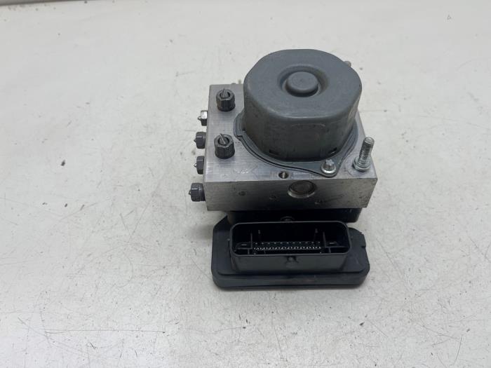Gebruikte ABS Pomp Dacia Sandero II 0.9 TCE 12V Prijs € 70,00 Margeregeling aangeboden door F. van den Mosselaar autodemontage