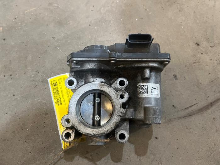 Gebruikte Gasklephuis Dacia Sandero II 0.9 TCE 12V Prijs € 25,00 Margeregeling aangeboden door F. van den Mosselaar autodemontage