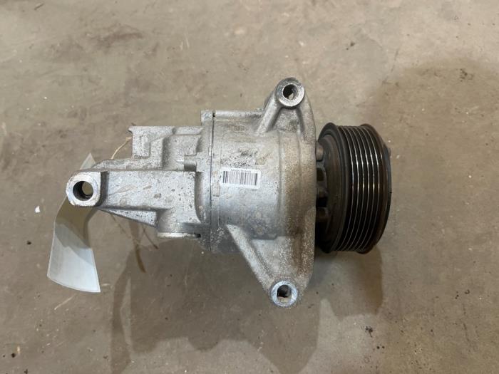 Gebruikte Aircopomp Dacia Sandero II 0.9 TCE 12V Prijs € 75,00 Margeregeling aangeboden door F. van den Mosselaar autodemontage