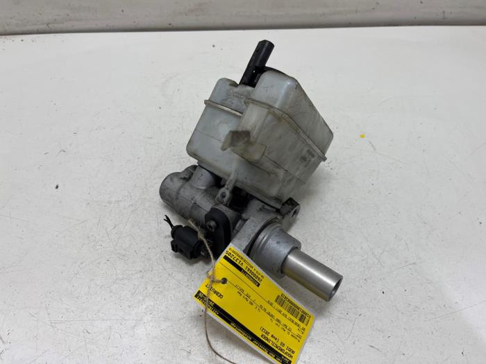 Gebruikte Hoofdremcilinder Audi Q3 (8UB/8UG) 2.0 16V TFSI 170 Quattro Prijs € 15,00 Margeregeling aangeboden door F. van den Mosselaar autodemontage