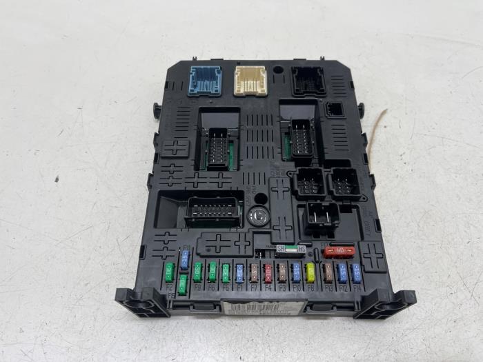 Gebruikte Bodycontrol Module Peugeot 3008 I (0U/HU) 1.6 16V THP 155 Prijs € 50,00 Margeregeling aangeboden door F. van den Mosselaar autodemontage