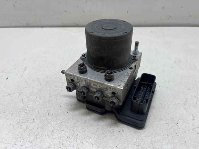 Gebruikte ABS Pomp Skoda Fabia III (NJ3) 1.2 TSI 16V Prijs € 20,00 Margeregeling aangeboden door F. van den Mosselaar autodemontage