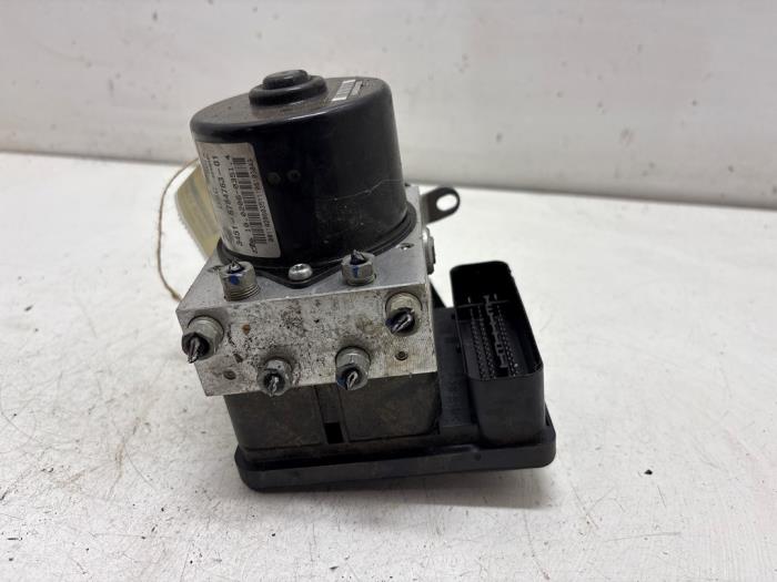 Gebruikte ABS Pomp BMW 1 serie (E81) 120d 16V Prijs € 35,00 Margeregeling aangeboden door F. van den Mosselaar autodemontage
