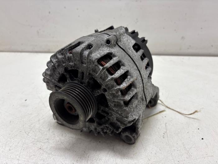 Gebruikte Dynamo BMW 1 serie (E81) 120d 16V Prijs € 50,00 Margeregeling aangeboden door F. van den Mosselaar autodemontage