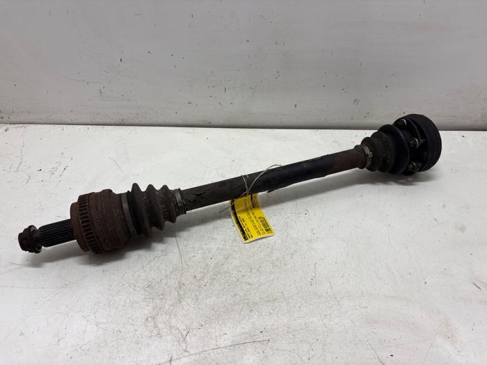 Gebruikte Aandrijfas rechts-achter BMW 3 serie (E90) 320i 16V Prijs € 35,00 Margeregeling aangeboden door F. van den Mosselaar autodemontage