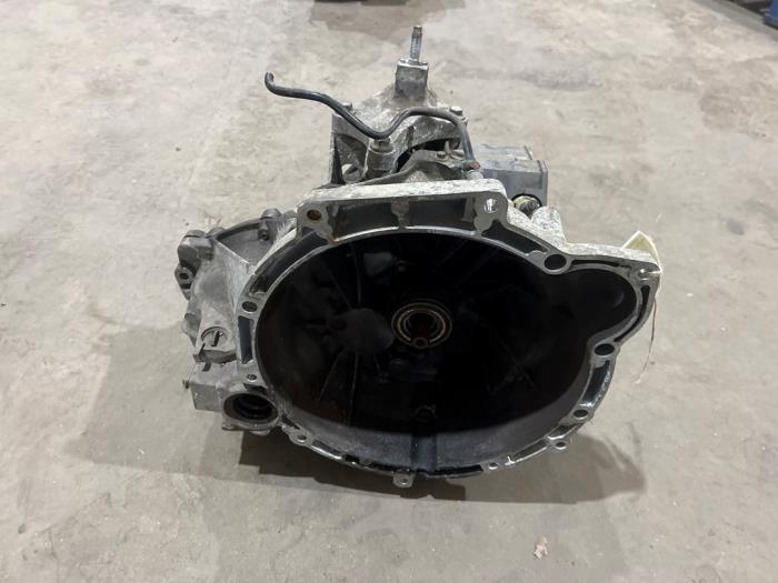 Gebruikte Versnellingsbak Ford Fiesta 5 (JD/JH) 1.4 16V Prijs € 125,00 Margeregeling aangeboden door F. van den Mosselaar autodemontage