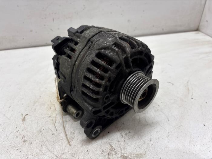 Gebruikte Dynamo Volkswagen Golf V (1K1) 1.6 FSI 16V Prijs € 35,00 Margeregeling aangeboden door F. van den Mosselaar autodemontage