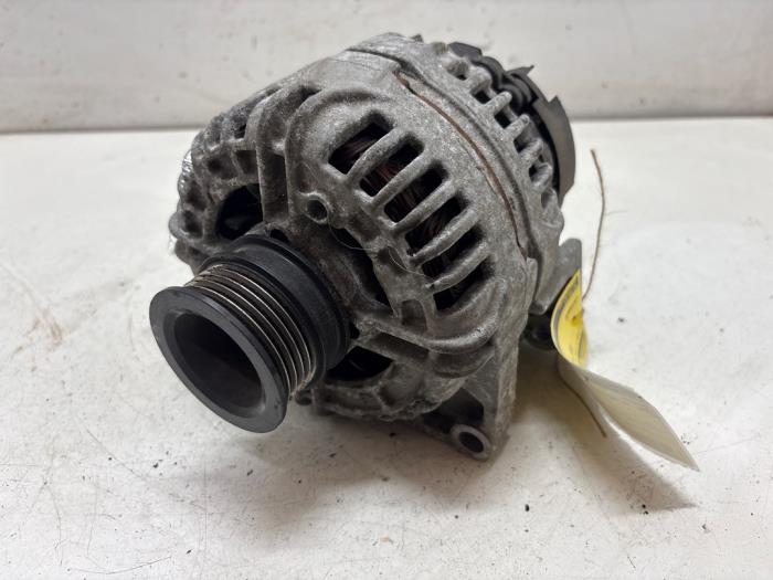 Gebruikte Dynamo Opel Astra H Twin Top (L67) 1.8 16V Prijs € 35,00 Margeregeling aangeboden door F. van den Mosselaar autodemontage