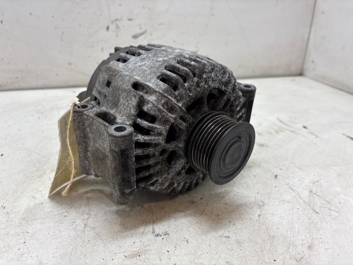 Gebruikte Dynamo Audi A4 Avant (B7) 1.6 Prijs € 50,00 Margeregeling aangeboden door F. van den Mosselaar autodemontage