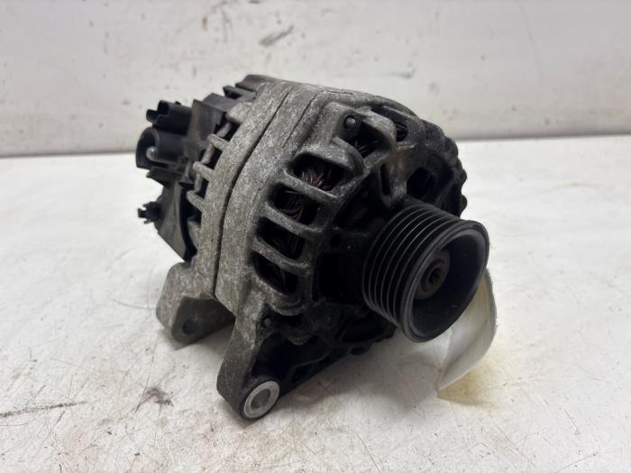 Gebruikte Dynamo Peugeot 206 (2A/C/H/J/S) 1.4 16V Prijs € 35,00 Margeregeling aangeboden door F. van den Mosselaar autodemontage