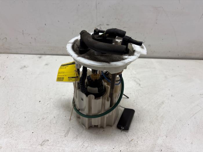 Gebruikte Tank element Pomp Volvo V60 I (FW/GW) 2.4 D6 20V AWD Twin Engine Plug-in Hybrid Prijs € 25,00 Margeregeling aangeboden door F. van den Mosselaar autodemontage